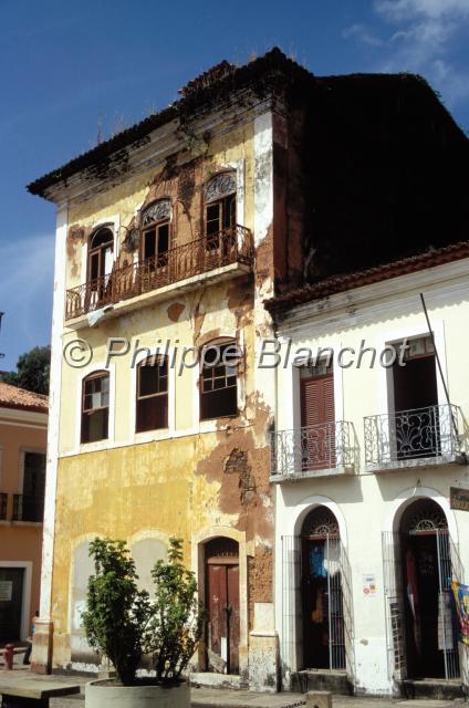 bresil maranhao 20.JPG - Maison envahie par la végétationCentre historiqueSao LuisNordesteMaranhaoBrésil